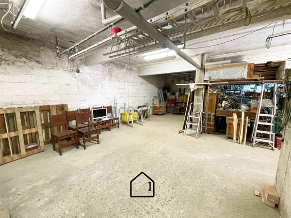 locale di sgombero in vendita a Firenze in zona Soffiano