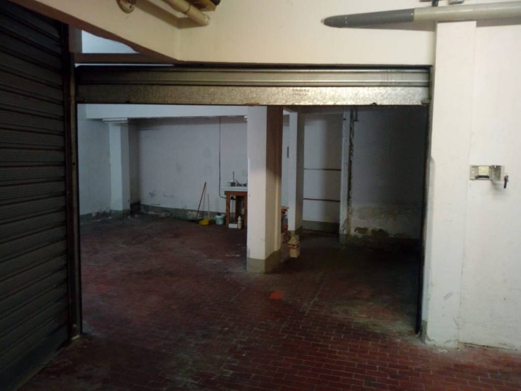 locale commerciale in vendita a Firenze