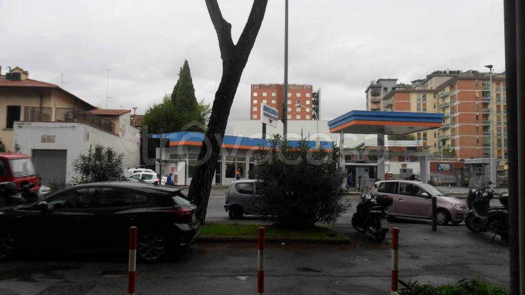 negozio in vendita a Firenze in zona Novoli