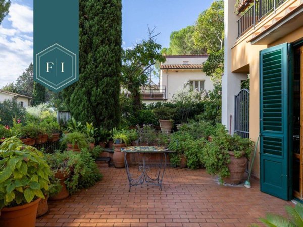 appartamento in vendita a Firenze in zona Settignano