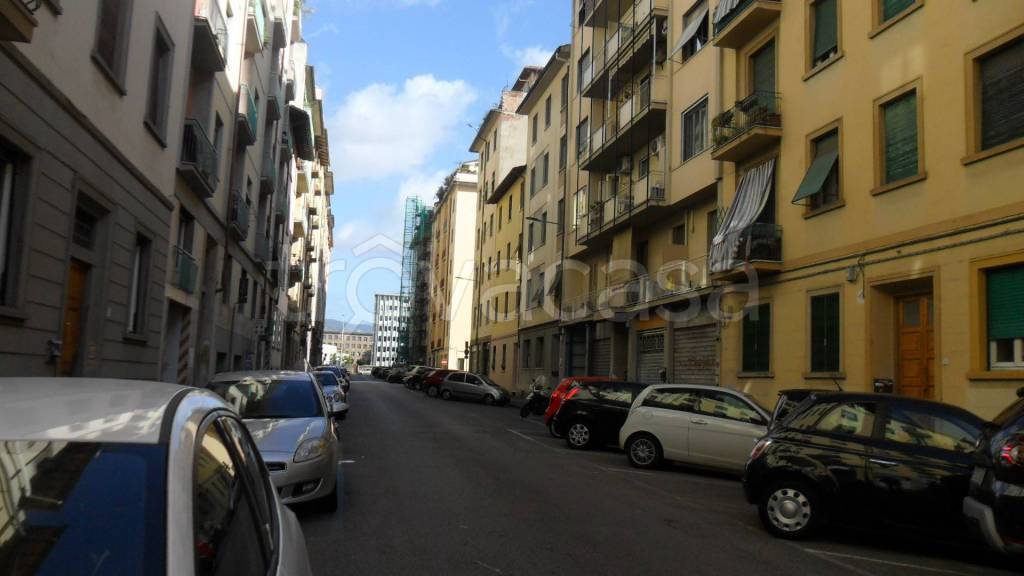 negozio in vendita a Firenze in zona Novoli