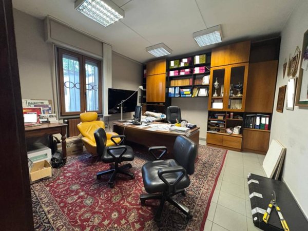 negozio in vendita a Firenze in zona Ugnano