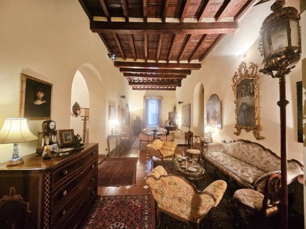 appartamento in vendita a Firenze in zona Centro Santa Maria Novella