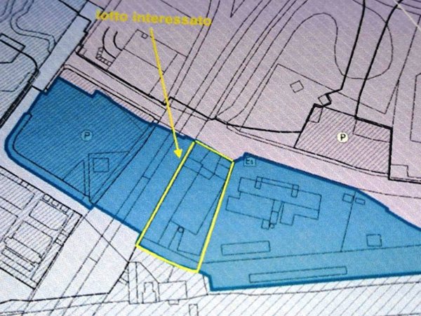 locale commerciale in vendita a Firenze