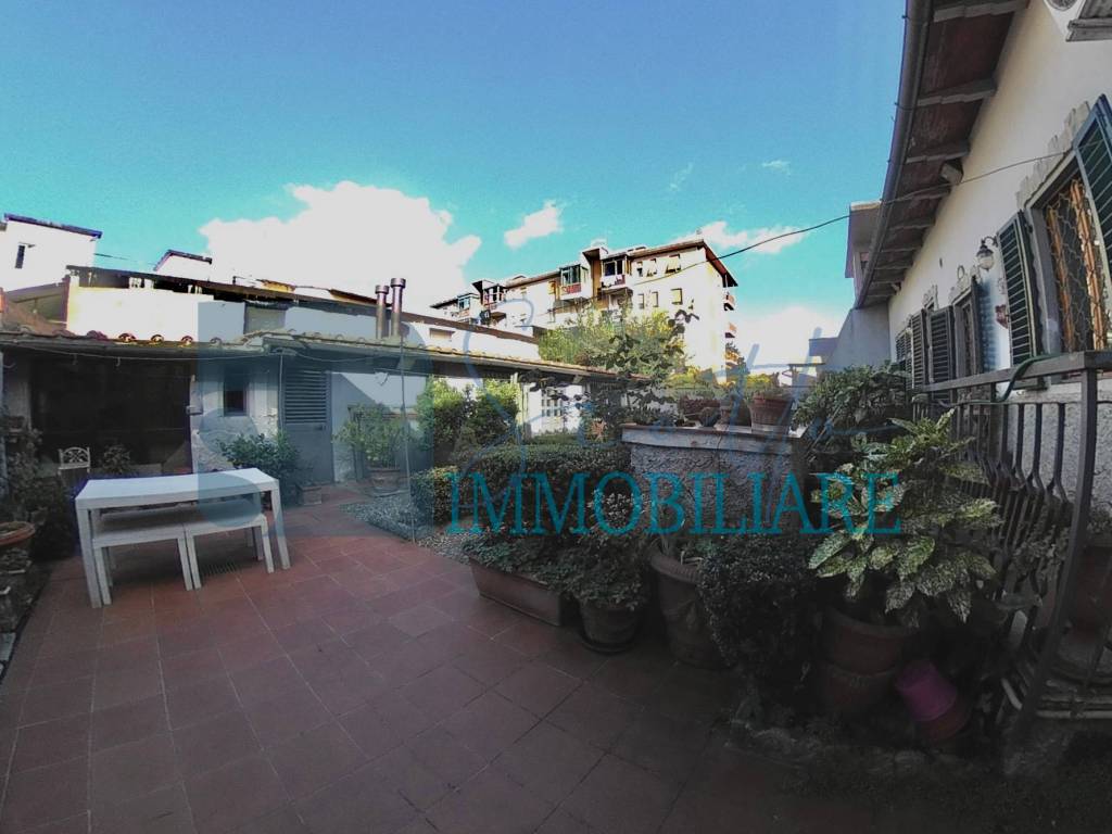 appartamento in vendita a Firenze in zona Rovezzano