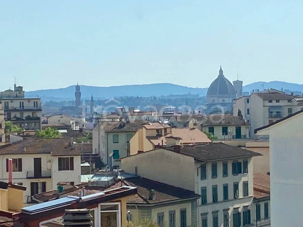 appartamento in vendita a Firenze in zona Campo di Marte