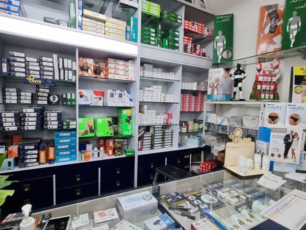 negozio in vendita a Firenze in zona Careggi