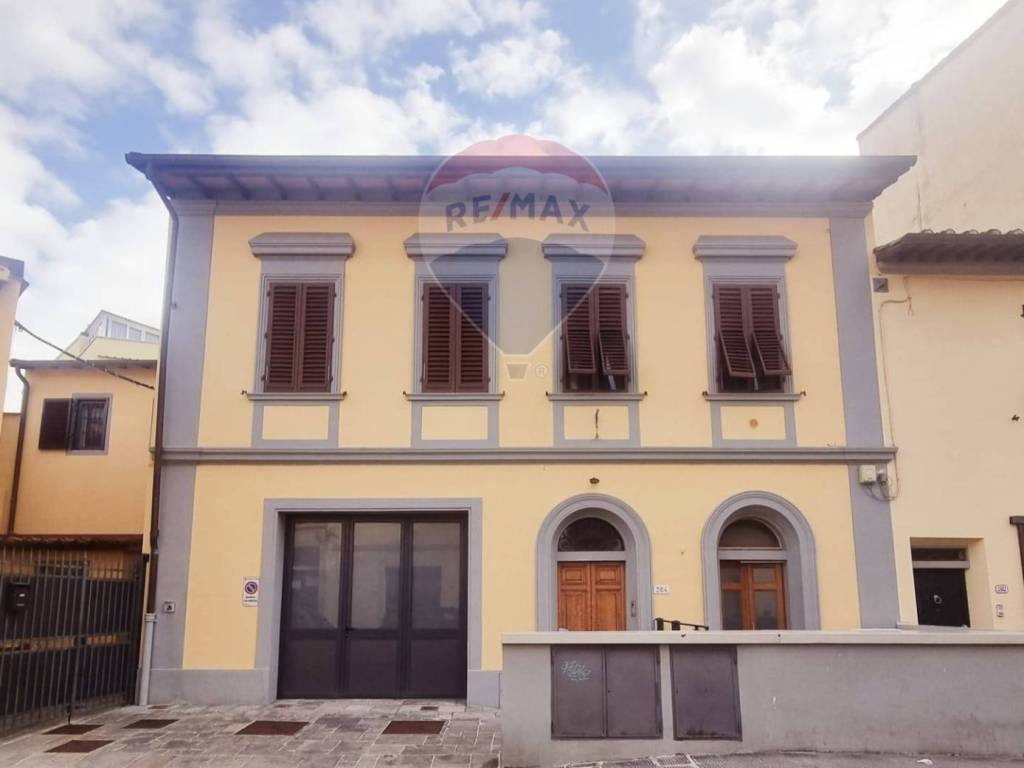 ufficio in vendita a Firenze in zona Serpiolle