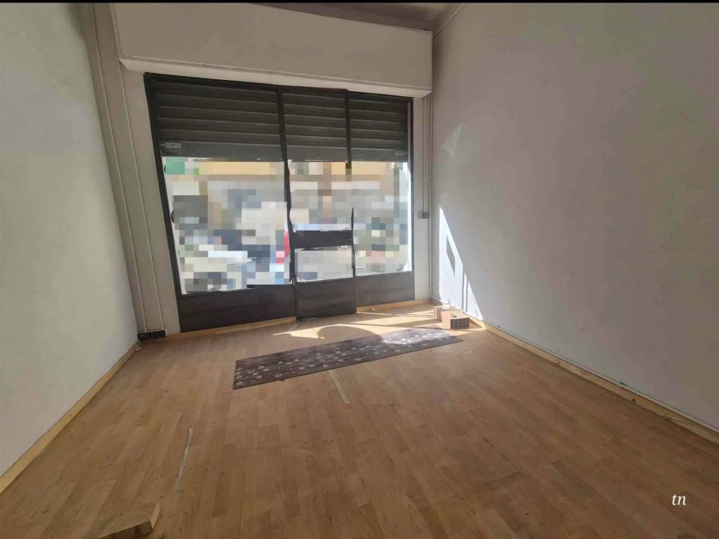 negozio in vendita a Firenze in zona Novoli