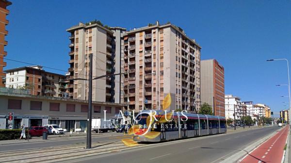 negozio in vendita a Firenze in zona Novoli