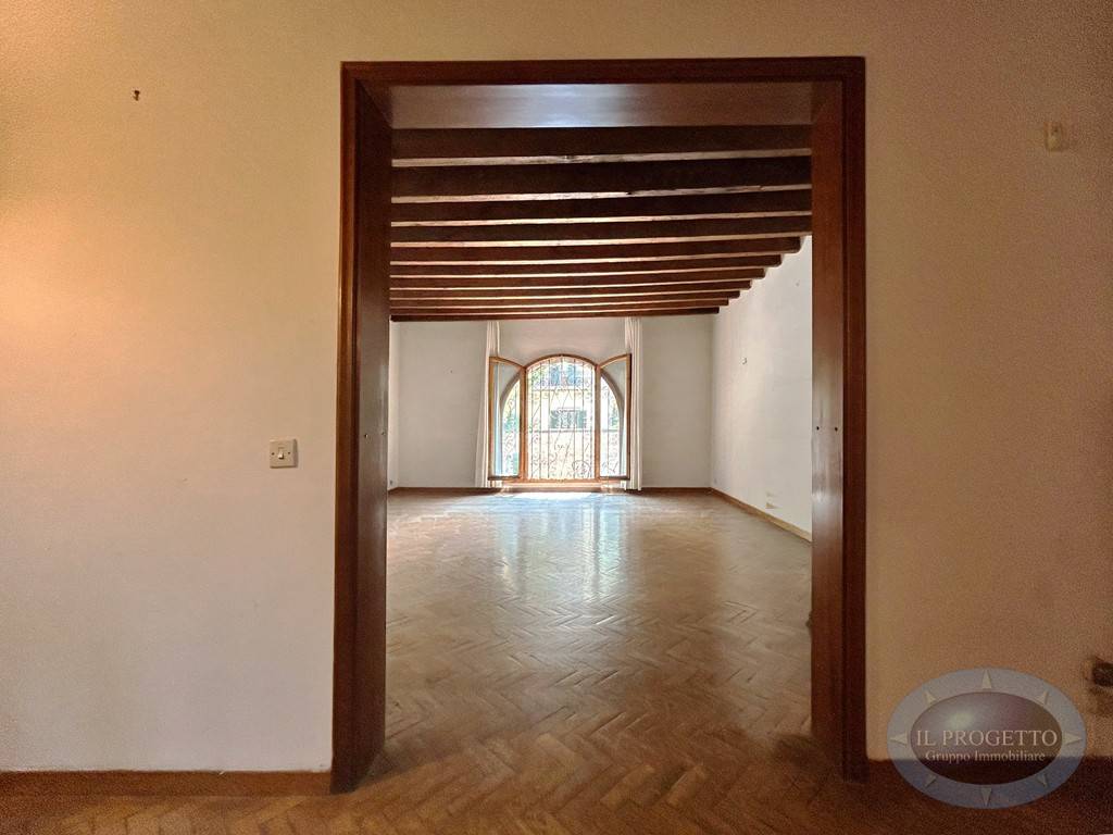 appartamento in vendita a Firenze in zona Campo di Marte