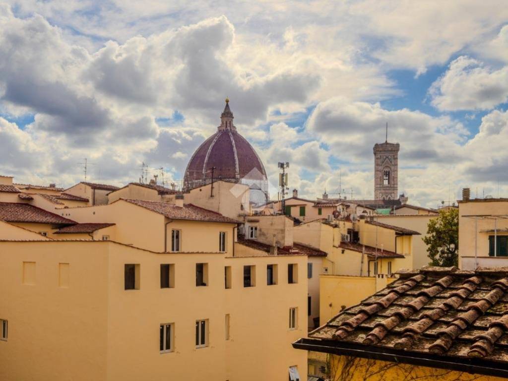 appartamento in vendita a Firenze in zona Centro San Lorenzo