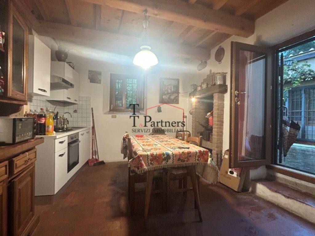 appartamento in vendita a Firenze in zona Settignano