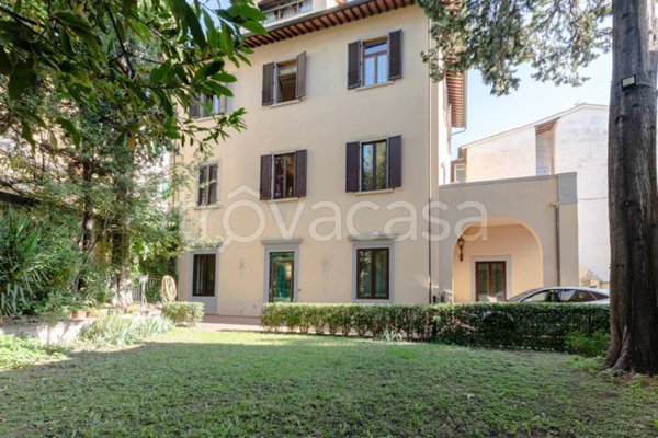 casa indipendente in vendita a Firenze in zona Campo di Marte