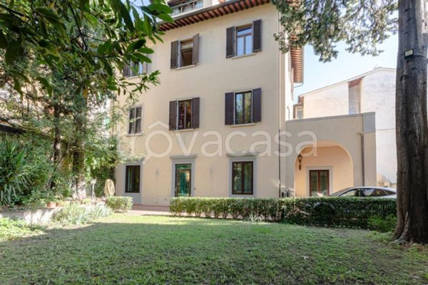 casa indipendente in vendita a Firenze in zona Campo di Marte