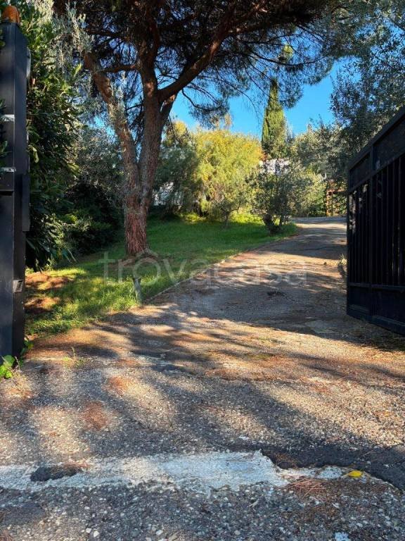 casa indipendente in vendita a Firenze in zona Settignano