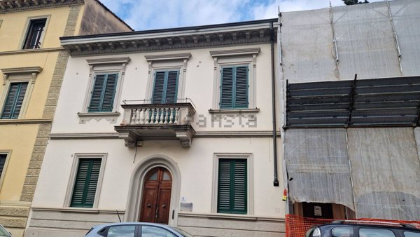casa indipendente in vendita a Firenze in zona Campo di Marte