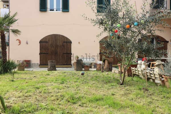 casa indipendente in vendita a Firenze in zona Isolotto