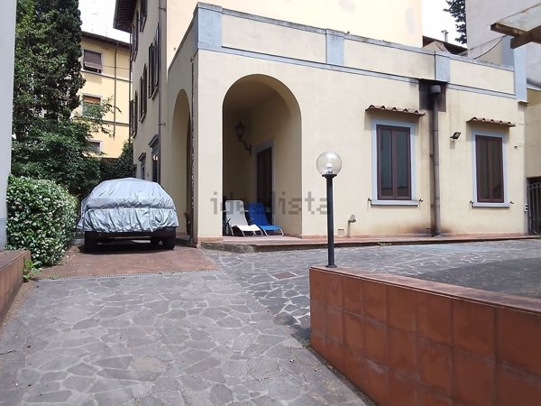 casa indipendente in vendita a Firenze