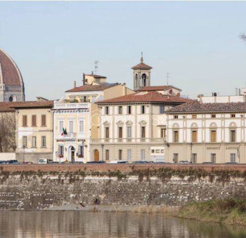 negozio in vendita a Firenze in zona Centro Santa Croce