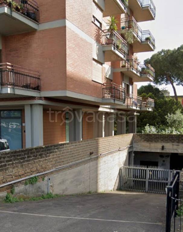 locale di sgombero in vendita a Firenze in zona Novoli