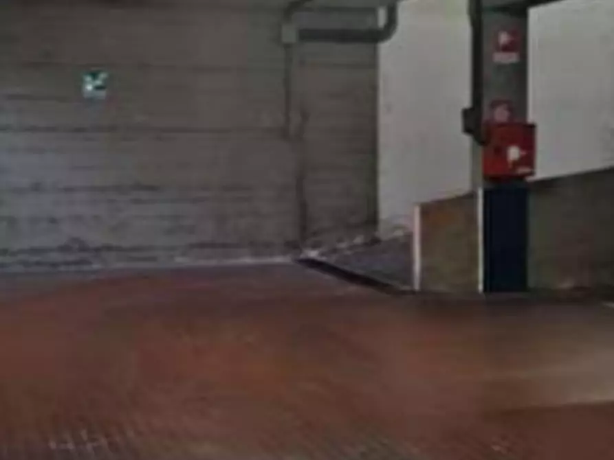 locale di sgombero in vendita a Firenze