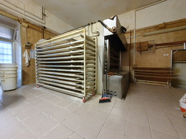 negozio in vendita a Firenze in zona Statuto