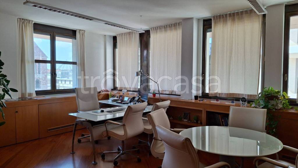 ufficio in vendita a Firenze in zona Novoli