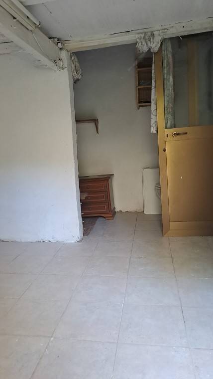 locale di sgombero in vendita a Firenze in zona Centro San Frediano