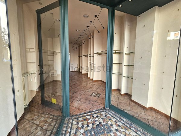 negozio in vendita a Firenze in zona Soffiano