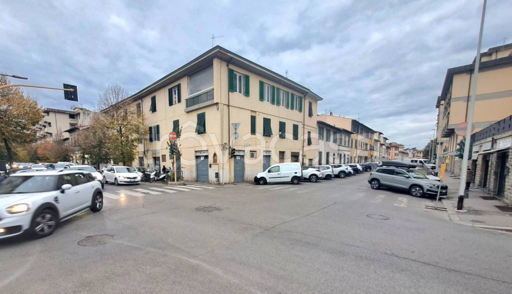 negozio in vendita a Firenze in zona Soffiano