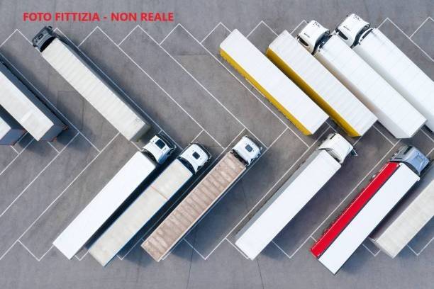 locale commerciale in vendita a Firenze in zona Peretola