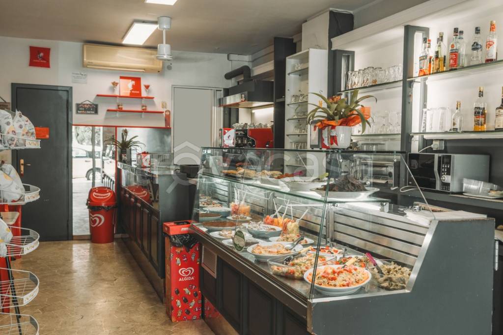 negozio in vendita a Firenze in zona Novoli