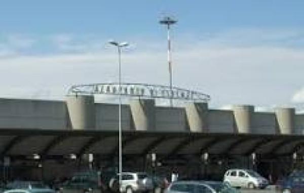 negozio in vendita a Firenze in zona Peretola