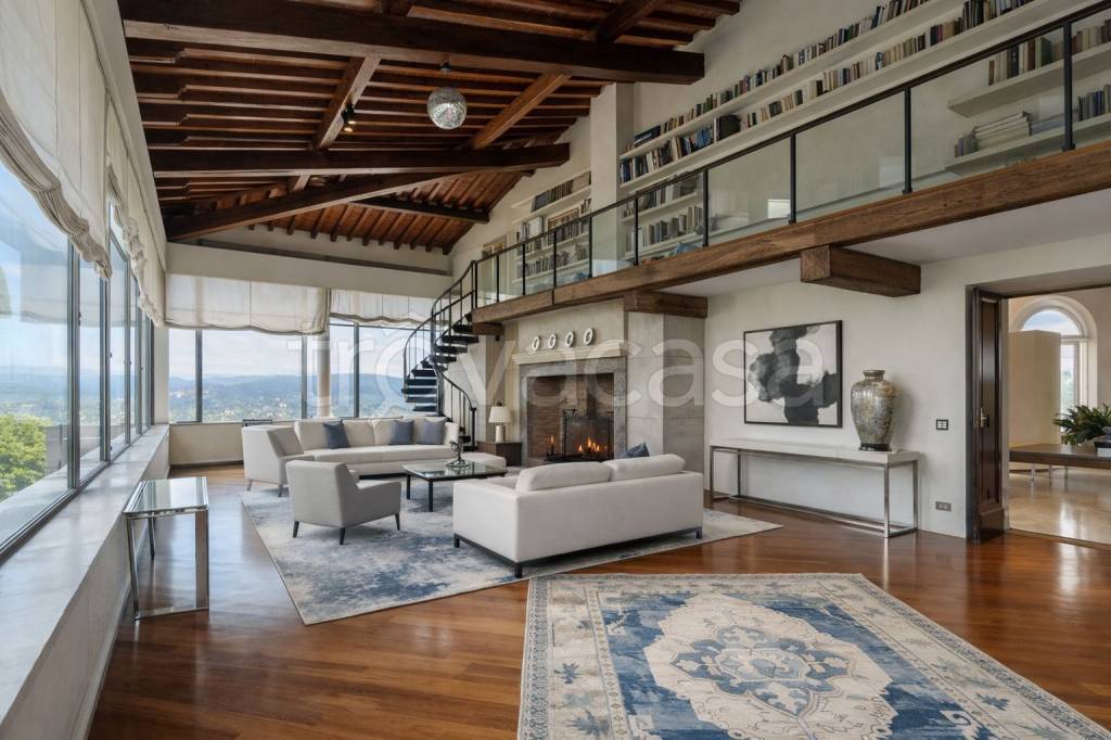 appartamento in vendita a Firenze in zona Bellosguardo