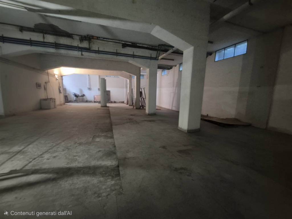 locale commerciale in vendita a Firenze in zona Novoli