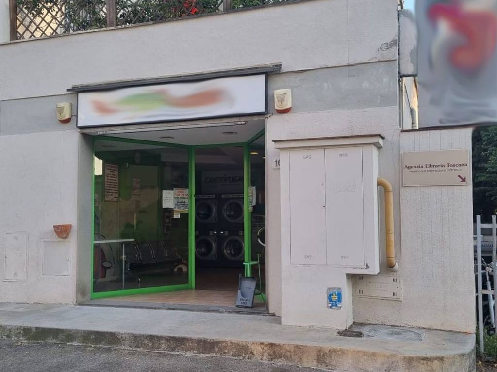 negozio in vendita a Firenze in zona Isolotto