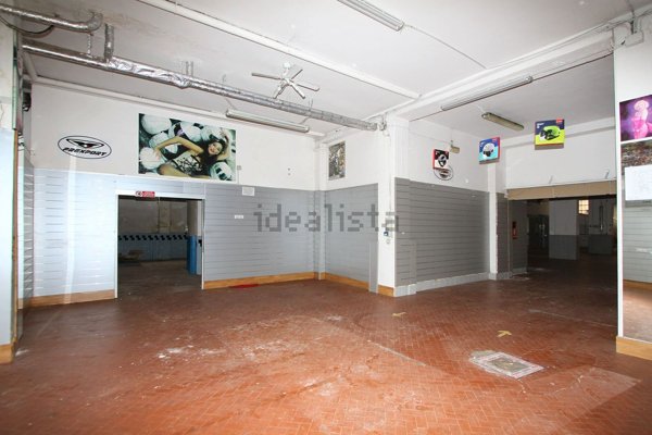 locale di sgombero in vendita a Firenze in zona Novoli