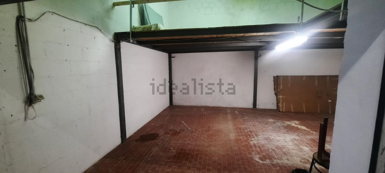 locale di sgombero in vendita a Firenze in zona Novoli
