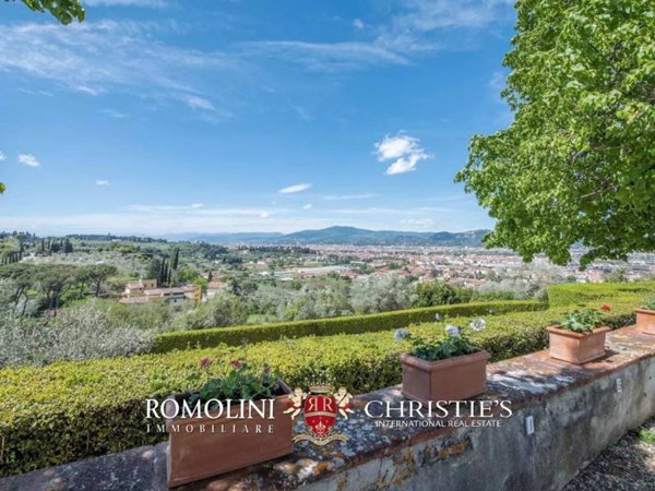 appartamento in vendita a Firenze in zona Centro Santa Maria Novella