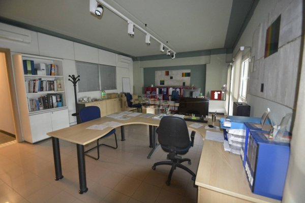 capannone in vendita a Firenze in zona Legnaia