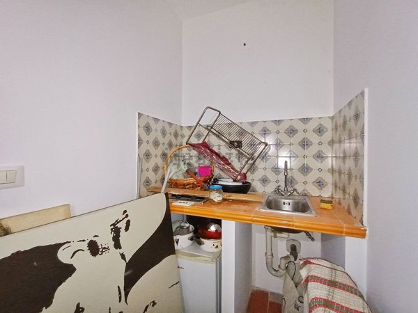 locale di sgombero in vendita a Firenze in zona Centro San Frediano