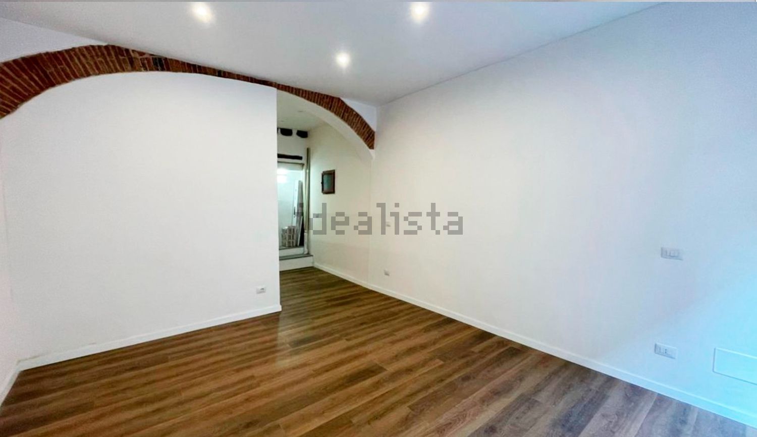 locale commerciale in vendita a Firenze in zona Careggi