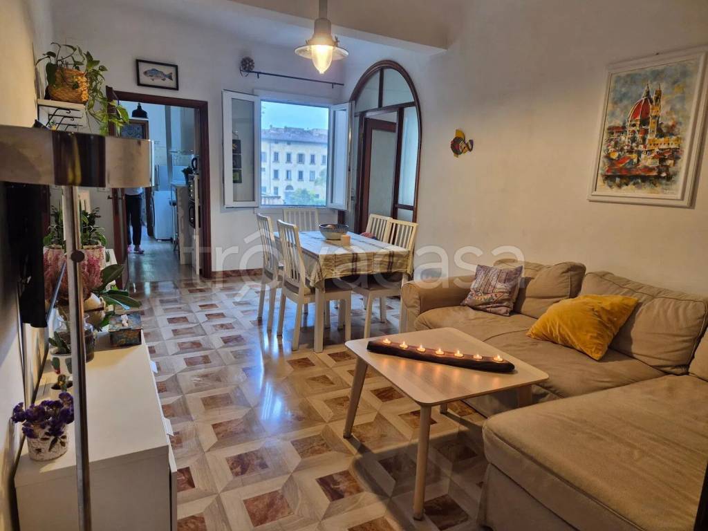 appartamento in vendita a Firenze in zona Ognissanti