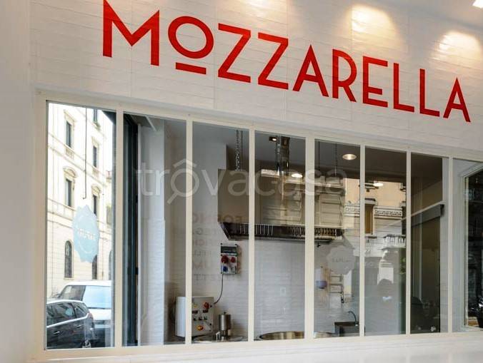 negozio in vendita a Firenze in zona Isolotto