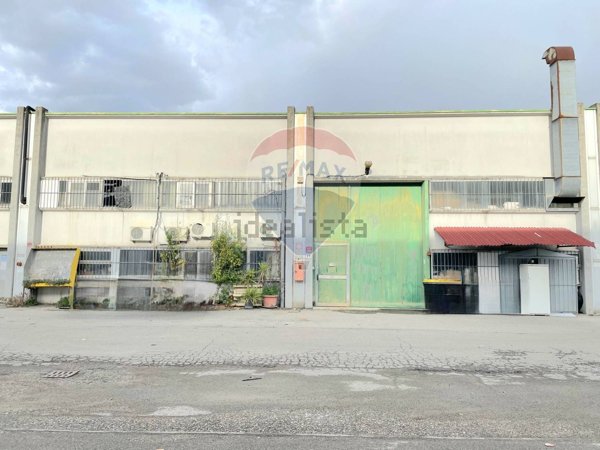 capannone in vendita a Firenze in zona Peretola