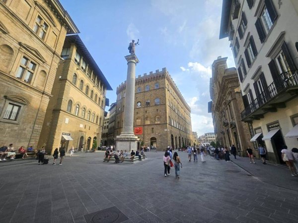 appartamento in vendita a Firenze in zona Centro Santa Maria Novella