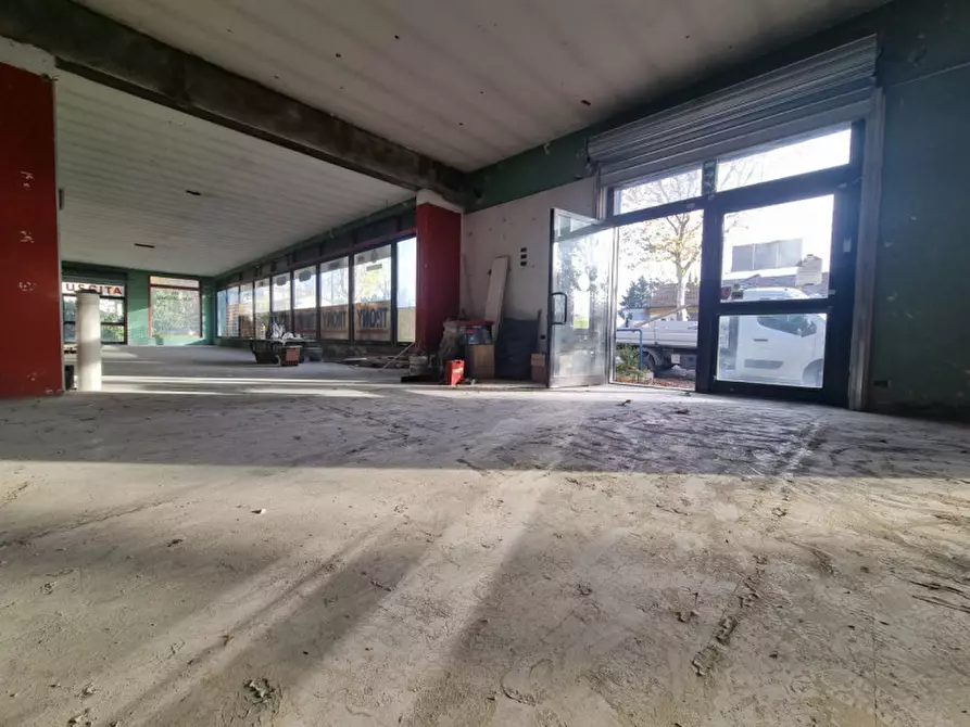 negozio in vendita a Firenze in zona Peretola