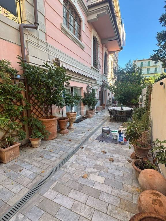 appartamento in vendita a Firenze in zona Campo di Marte