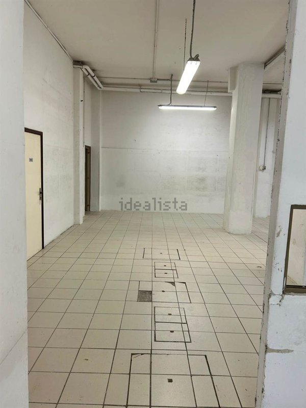 locale di sgombero in vendita a Firenze in zona Novoli